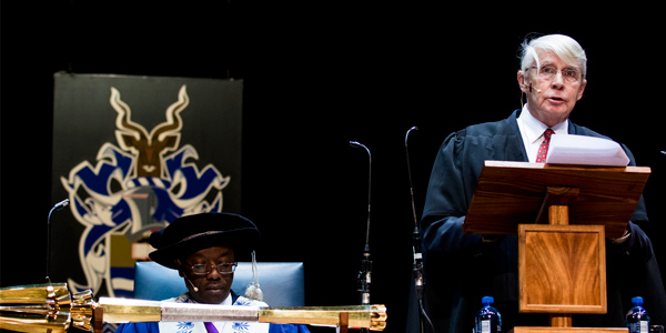 incent Carruthers delivers Gold Medal acceptance speech at Wits graduation incent Carruthers delivers Gold Medal acceptance speech at Wits graduation